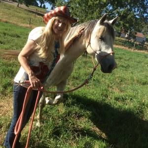 Meet your Posher, Victoria